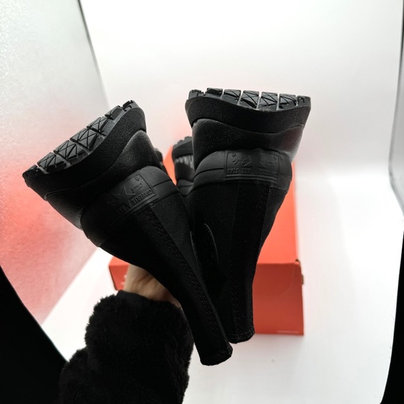 NWT Converse Chuck 70 At-CX Hi All Black Platform High Tops Triple Black Unisex - Picture 12 of 16